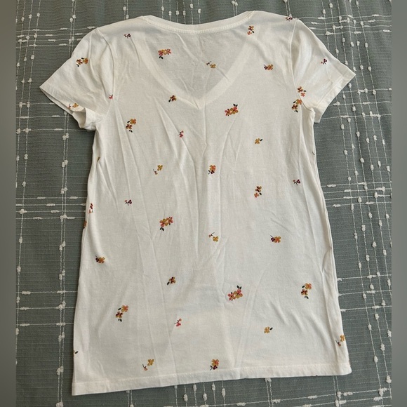 GAP Women's White Floral V-Neck Top size S - Picture 6 of 6